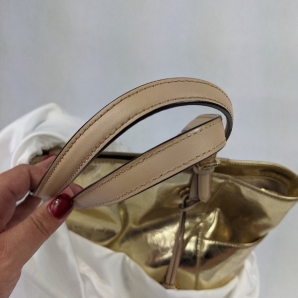 EUC Michael Kors Jet Set Monogram Tote Gold - Picture 6 of 8